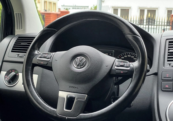 Volkswagen Multivan cena 105700 przebieg: 180000, rok produkcji 2014 z Radom małe 781